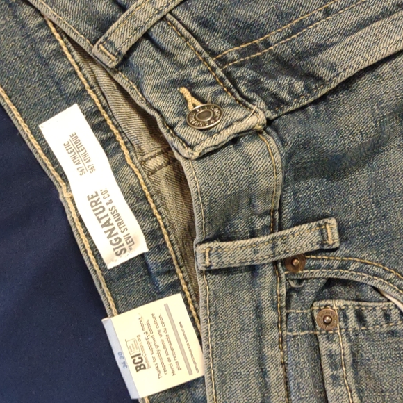 Levi's Strauss - Picture 3 of 5